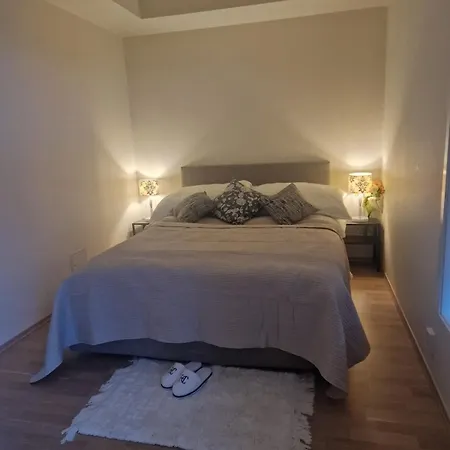 Mordern Near Train, Shopping And Airport *